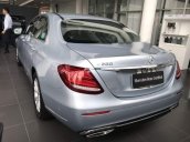 Bán xe Mercedes E200 năm 2018, màu bạc