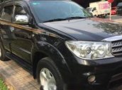 Cần bán xe Toyota Fortuner AT sản xuất năm 2010, màu đen, xe đẹp