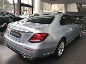 Bán xe Mercedes E200 năm 2018, màu bạc