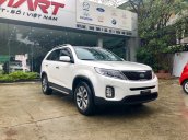 Bán ô tô Kia Sorento Gath 2.4L 2016, màu trắng, hỗ trợ mua trả góp 70% giá trị xe, lh 0966988860