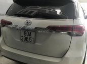 Bán ô tô Toyota Fortuner 2.7V 4x2 AT đời 2017, màu trắng, mua từ hãng gia đình đi rất kỹ chưa trầy xước