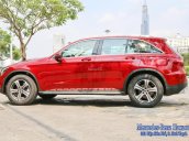 Mercedes GLC 200 hỗ trợ vay cao, tặng bảo hiểm