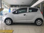 Đi xe máy làm gì khi có thể sở hữu ôtô Chevrolet Spark chỉ từ 45.000.000