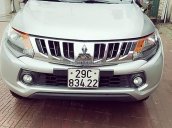 Cần bán gấp Mitsubishi Triton 2.5MT đời 2016, màu bạc, nhập khẩu, số sàn