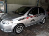 Bán xe Chevrolet Aveo năm 2011, màu bạc xe gia đình