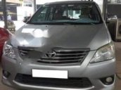 Bán Toyota Innova 2.0E năm sản xuất 2013, màu bạc ít sử dụng