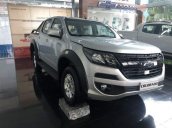 Bán ô tô Chevrolet Colorado đời 2018, màu bạc, xe nhập 