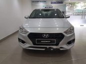 Cần bán gấp Hyundai Accent sản xuất năm 2018, màu bạc