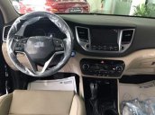 Cần bán xe Hyundai Tucson 2018, màu đen
