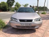 Bán xe Toyota Camry 3.0 MT năm sản xuất 2000, xe nhập còn mới, 220 triệu