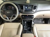 Cần bán gấp Hyundai Tucson 1.6AT 2017, màu nâu