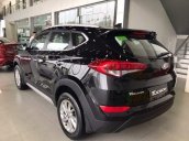 Cần bán xe Hyundai Tucson 2018, màu đen