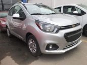 Cần bán Chevrolet Spark năm sản xuất 2015, màu bạc, giá tốt