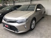 Cần bán xe Toyota Camry đời 2018, màu nâu vàng đi lướt 9.000km