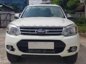 Cần tiền bán Ford Everest 2014, số sàn, máy dầu, màu trắng