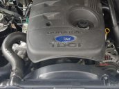 Cần tiền bán Ford Everest 2014, số sàn, máy dầu, màu trắng