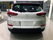 Bán ô tô Hyundai Tucson 2.0 năm 2018, màu bạc, giá chỉ 910 triệu