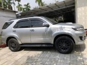 Cần bán xe Toyota Fortuner sản xuất năm 2016, màu bạc số sàn