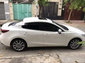 Cần bán gấp Mazda 3 2.0AT 2016, màu trắng như mới