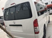 Bán ô tô Toyota Hiace sản xuất năm 2018, màu trắng giá cạnh tranh