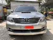 Cần bán xe Toyota Fortuner sản xuất năm 2016, màu bạc số sàn