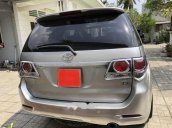 Cần bán xe Toyota Fortuner sản xuất năm 2016, màu bạc số sàn