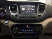 Bán ô tô Hyundai Tucson 2.0 năm 2018, màu bạc, giá chỉ 910 triệu