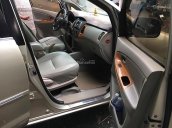 Cần bán Toyota Innova màu ghi vàng, sản xuất năm 2009, máy 2.0G