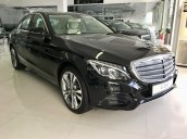 Cần bán Mercedes C250 mới, màu đen, nội thất đen ở Tuy Hòa, Phú Yên