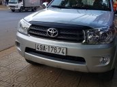 Cần bán gấp Toyota Fortuner 2.5G đời 2009, màu bạc số sàn