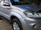 Cần bán gấp Toyota Fortuner 2.5G đời 2009, màu bạc số sàn