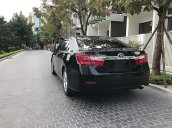 Cần bán xe Toyota Camry đời 2015, màu đen, giá tốt