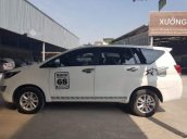 Cần bán Toyota Innova E 2.0MT, màu trắng, sản xuất 2016 (form mới)