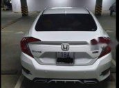 Cần bán Honda Civic 1.5 Tubor đời 2017, màu trắng, nhập khẩu chính chủ, giá 880tr