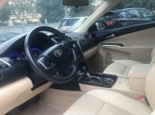 Cần bán xe Toyota Camry 2.0 AT năm sản xuất 2016, màu vàng cát, giá chỉ 877 triệu