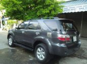 Cần bán Toyota Fortuner AT đời 2011, màu xám, 2 cầu