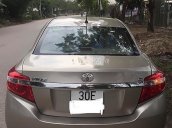 Cần bán lại xe Toyota Vios sản xuất 2017, màu vàng  