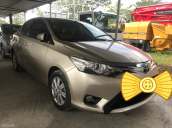 Bán xe Toyota Vios sản xuất 2017, màu vàng, giá tốt