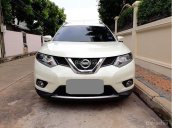 Bán xe Nissan X-Trail 2017 Đk 2018, số tự động, màu trắng, bản full