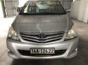 Cần bán Toyota Innova đời 2010, màu bạc, xe gia đình