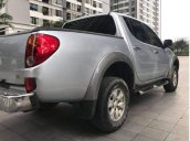 Bán gấp Mitsubishi Triton GLS 2.5MT 4x4 đời 2010, màu bạc chính chủ