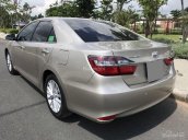 Bán gấp Toyota Camry 2.0 màu vàng cát, tự động, full option