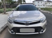 Bán gấp Toyota Camry 2.0 màu vàng cát, tự động, full option