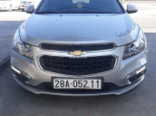 Cần bán xe Chevrolet Cruze đời 2017 màu bạc, 440 triệu