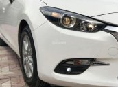 Bán ô tô Mazda 3 Facelift Hatchback đời 2017, màu trắng, 695 triệu