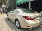 Cần bán xe Lexus ES 250 năm sản xuất 2015, màu vàng, nhập khẩu như mới