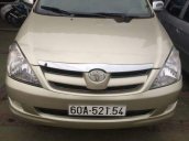 Cần bán xe Toyota Innova J năm sản xuất 2006, màu vàng