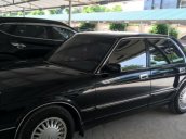 Bán xe Toyota Crown 3.0 AT năm 1995, màu đen, 250tr