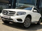 Bán xe Mercedes GLC 250 4Matic 2018 trắng, giá tốt, giao xe ngay