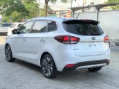 Bán Kia Rondo GAT 2018, giảm giá cực lớn, tặng bảo hiểm vật chất thân xe